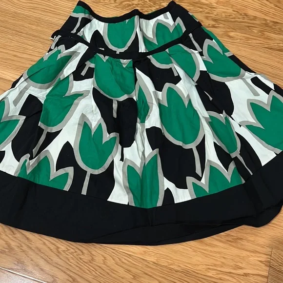 Junior/Women’s skirt - Picture 3 of 5